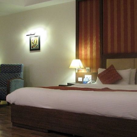 Legend Sarovar Portico Baddi Exterior foto