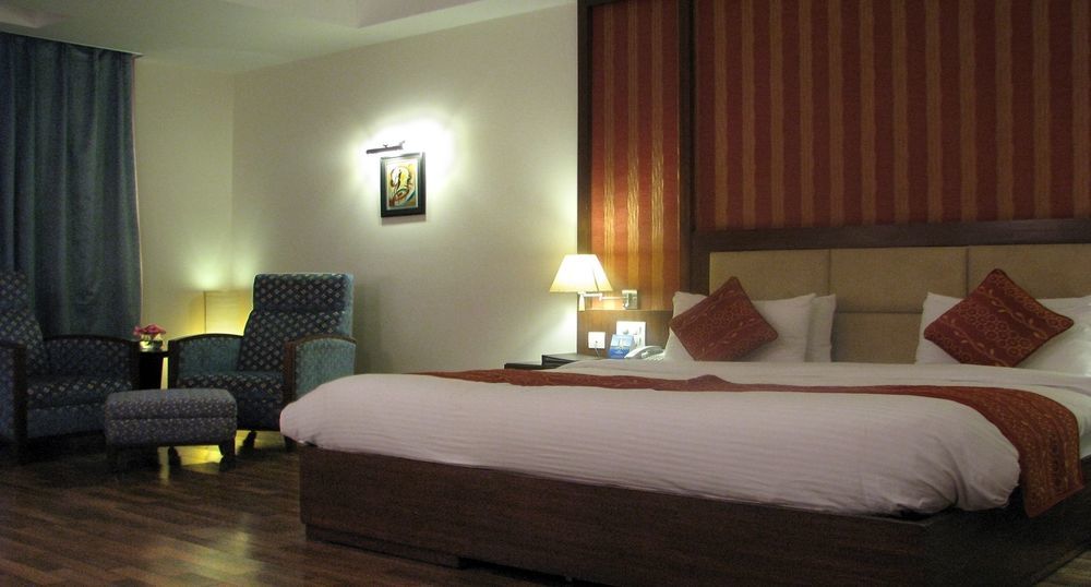 Legend Sarovar Portico Baddi Exterior foto