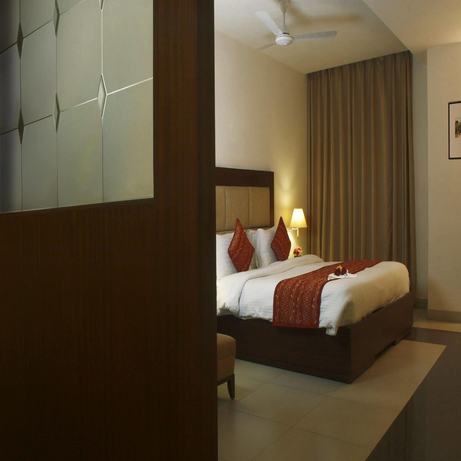 Legend Sarovar Portico Baddi Exterior foto