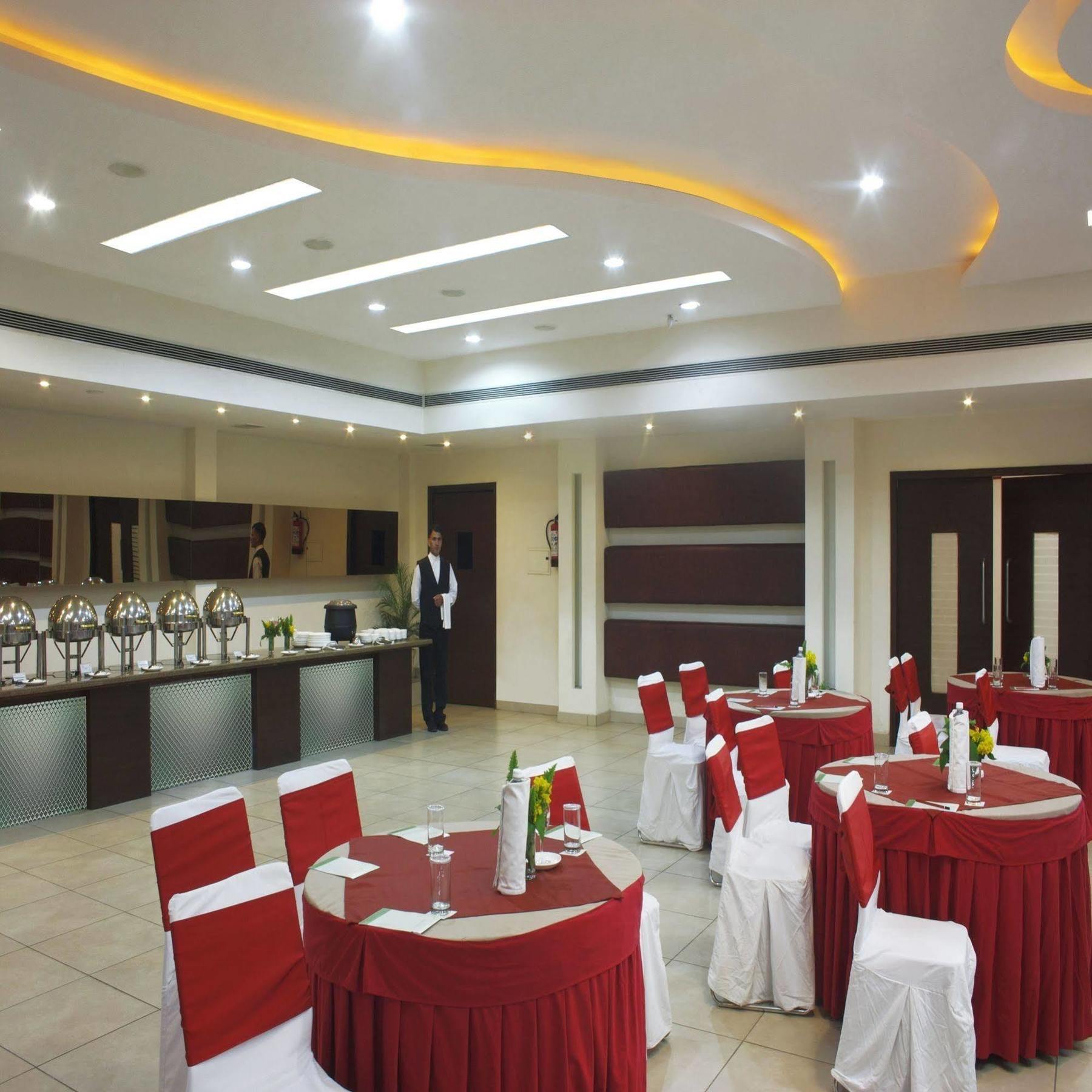 Legend Sarovar Portico Baddi Exterior foto
